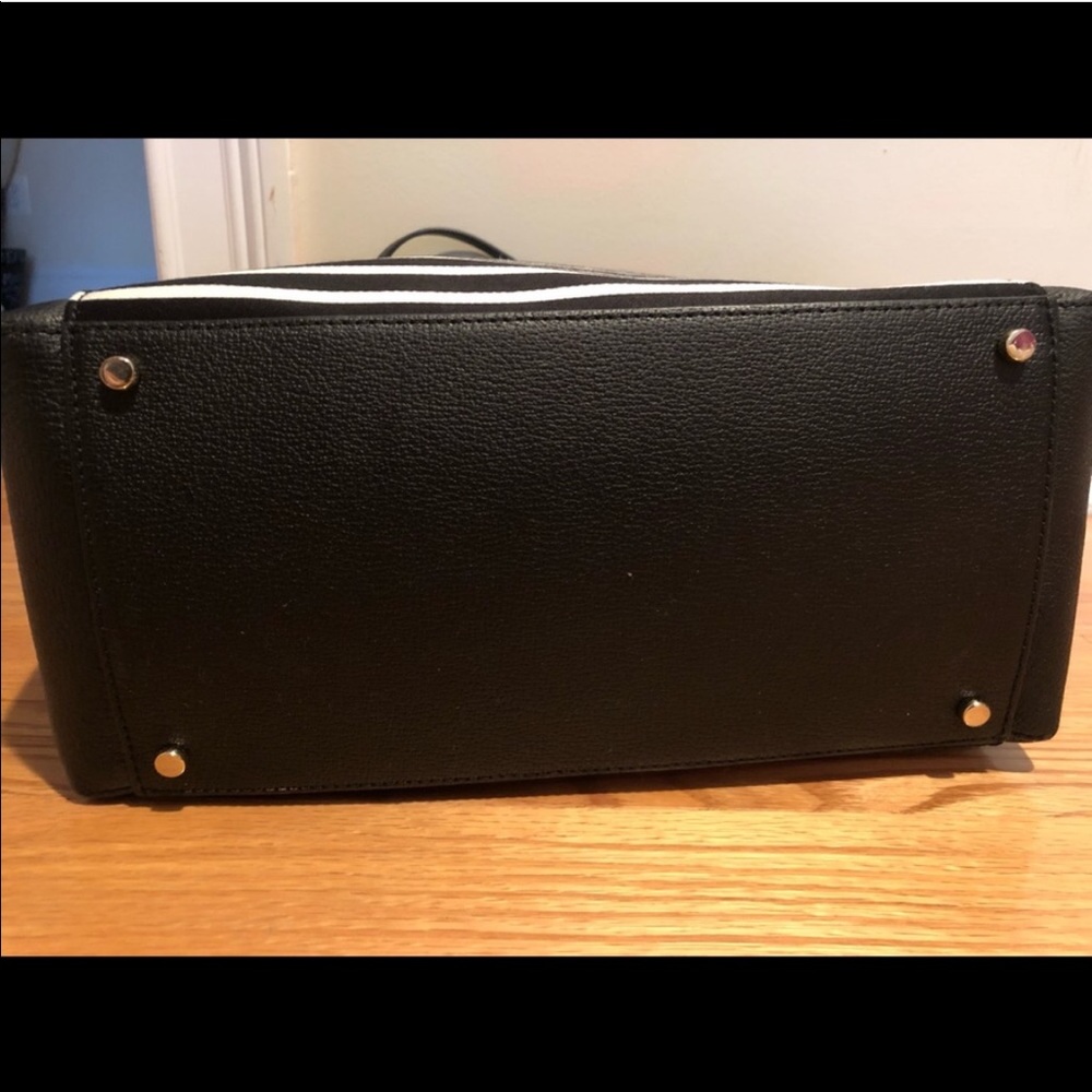 🆕 NWT Kate Spade New York
Womens Olive Drive - Picture 6 of 8